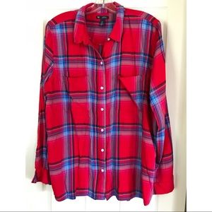 🎉🎉NWOT Gap Boyfriend fit button down